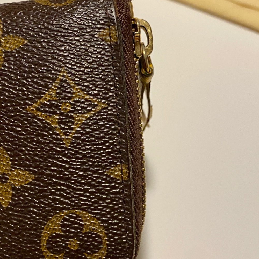 Authentic lv - Picture 15 of 15